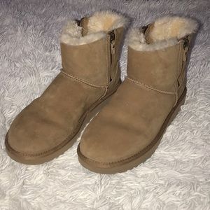 Short ugg boots!!